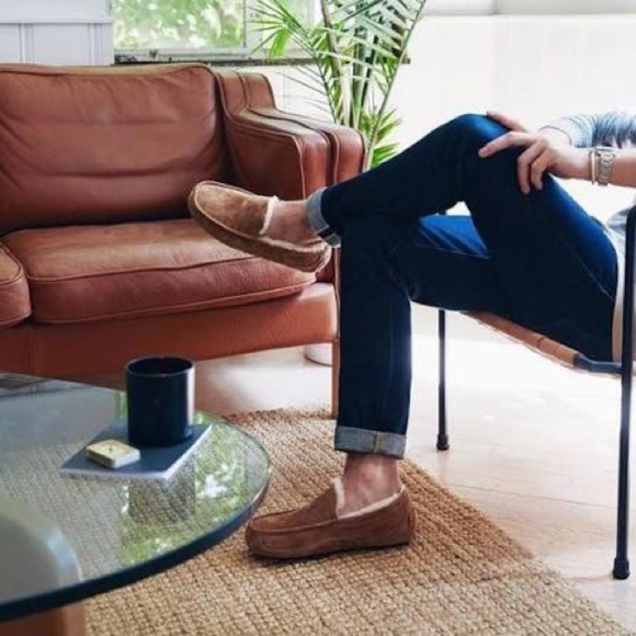 UGG Men’s Ascot Corduroy II Chestnut Slippers - Picture 7 of 15